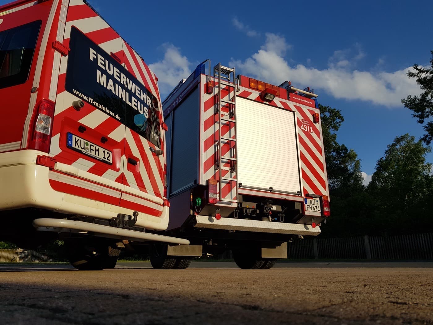 Neue Beklebung für zwei Fahrzeuge